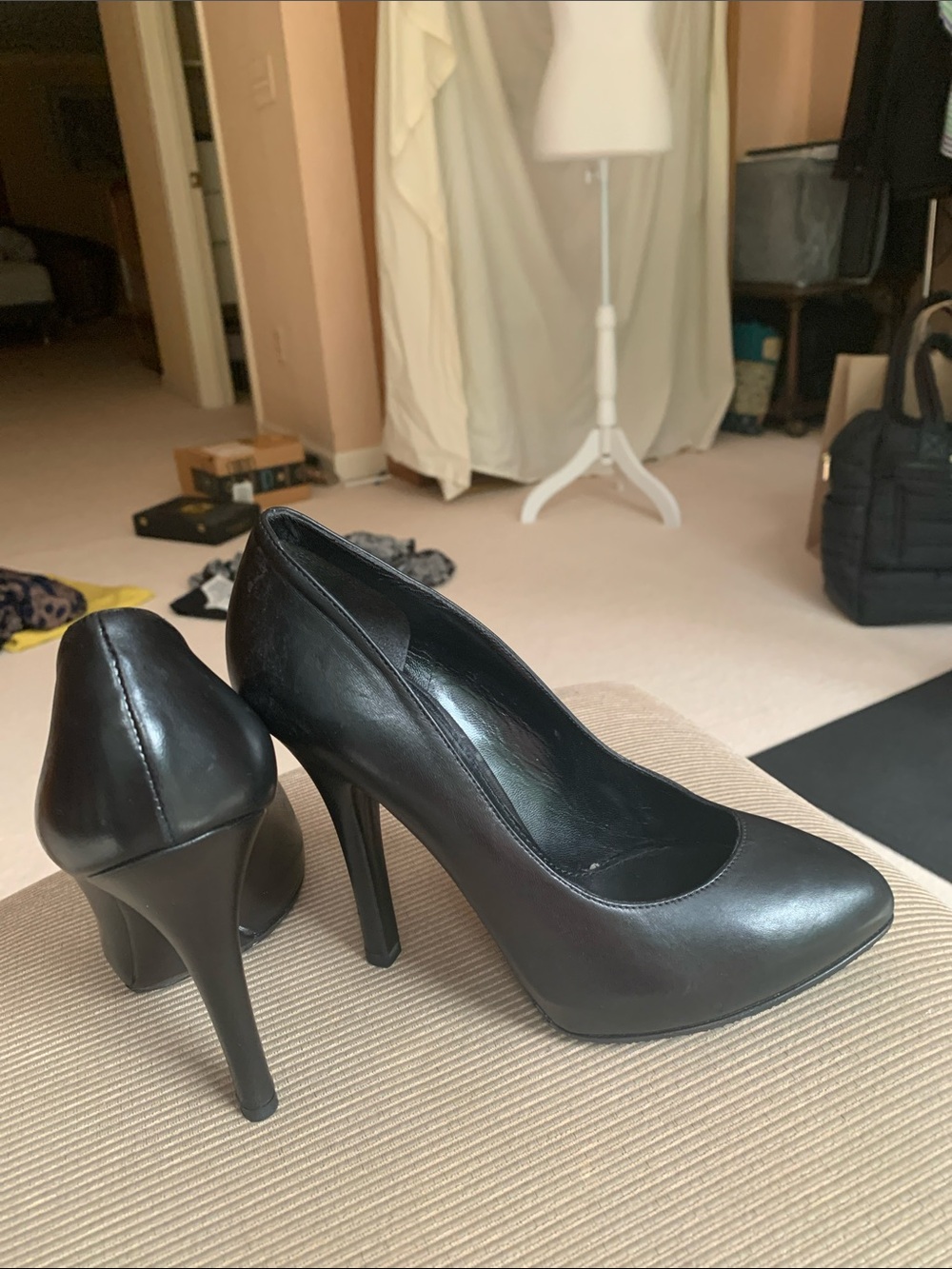 Dolce & Gabbana Black Leather Pointed Stiletto Heels